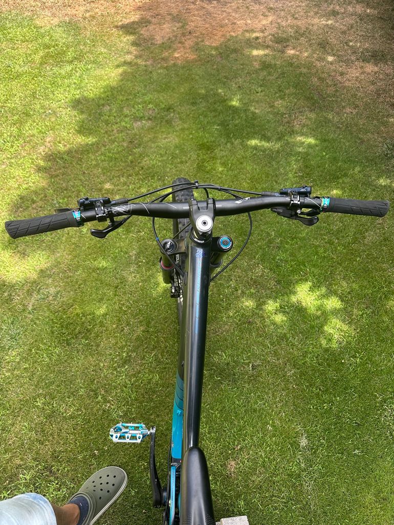 Giant Reign 27.5 1 2016 2016 Mountainbike usato, Blu — immagine 13 di 16