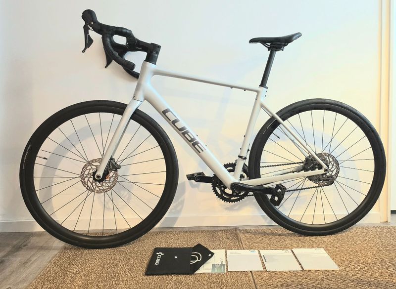 Used CUBE ATTAIN, RACE 2026 2026 Road & Gravel
