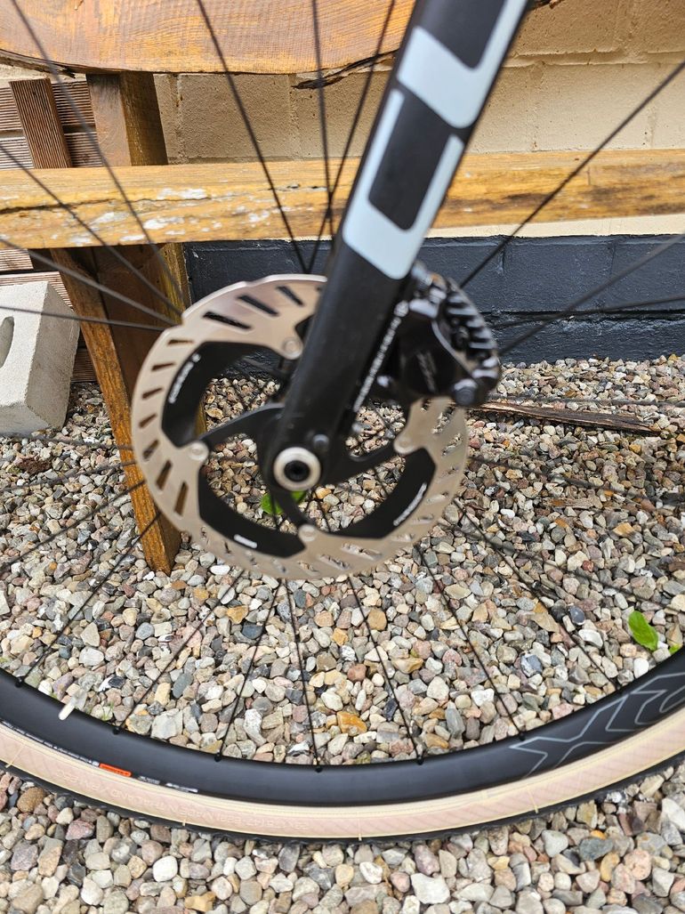 Used CUBE Cross Race Shimano 105 Di2 2022 Road & Gravel, Light Gray — image 9 of 11
