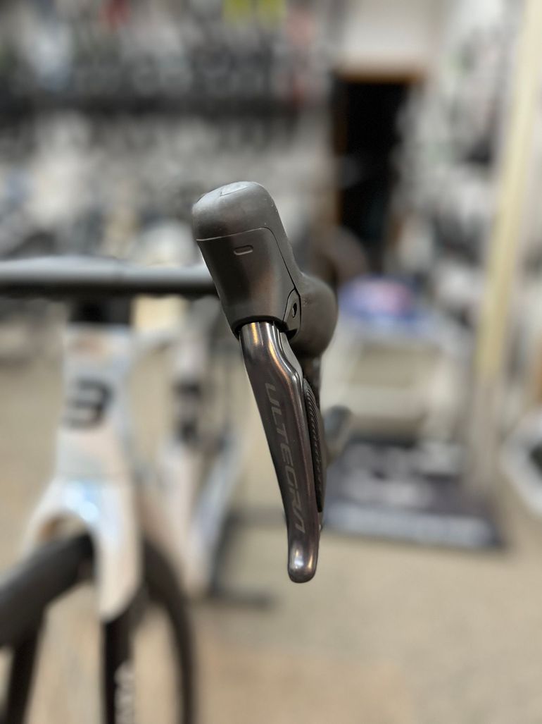 Basso Astra Shimano Ultegra Di2 2026 Road & Gravel d'occasion — image 4 sur 9