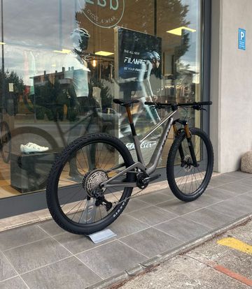 Scott Spark RC Expert 2027 2027 Mountainbike usato, Grigio chiaro — immagine 2 di 6