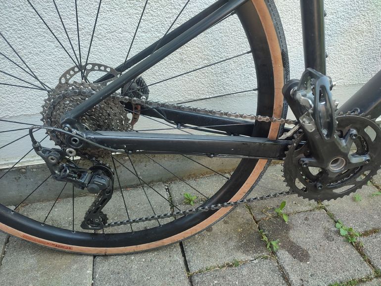 Used BMC Roadmachine AL X TWO 2023 2023 Road & Gravel, Black — image 2 of 19