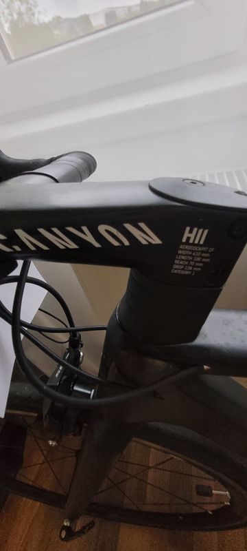 Tweedehands Canyon Ultimate CF SL 7 2022 2022 Road & Gravel — afbeelding 5 van 8