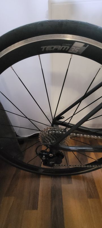 Tweedehands Canyon Ultimate CF SL 7 2022 2022 Road & Gravel — afbeelding 3 van 8