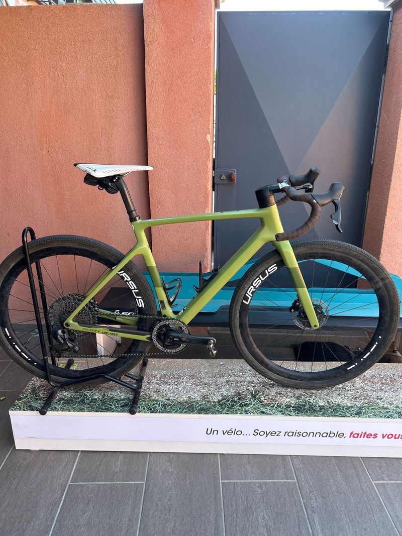 Used Scott Addict Gravel 30 2024 2024 Road & Gravel