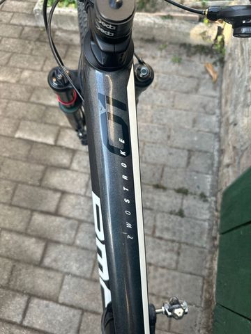 Gebrauchtes BMC Twostroke 01 TWO 2022 2022 Mountainbike, Hellgrau — Bild 7 von 7