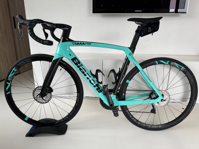 Used Bianchi Oltre XR4 Disc Ultegra Di2 2020 2020 Road & Gravel