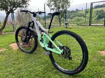 Used Focus JAM 6.9 2024 2024 Mountainbike, White, 29 — image 6 of 7
