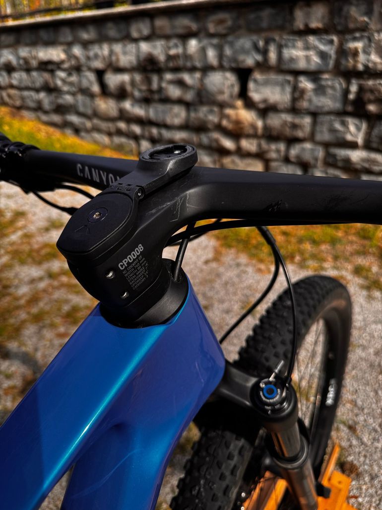 Canyon Exceed CF 8 2025 2025 Mountainbike de segunda mano, Azul — imagen 8 de 10