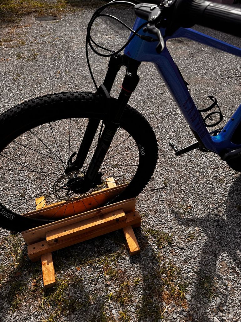 Canyon Exceed CF 8 2025 2025 Mountainbike de segunda mano, Azul — imagen 2 de 10