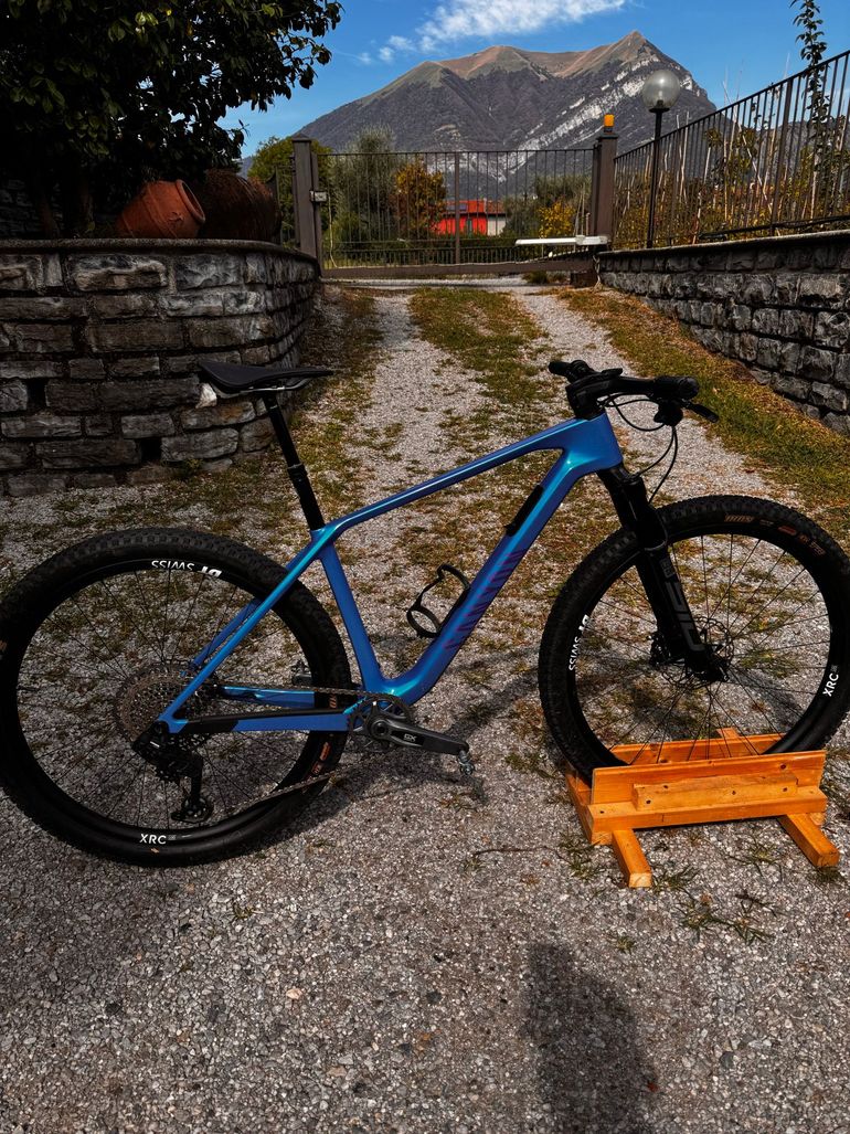 Canyon Exceed CF 8 2025 2025 Mountainbike de segunda mano, Azul — imagen 1 de 10