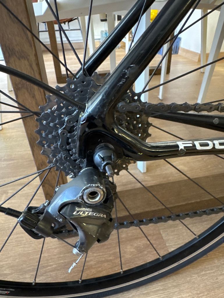 Used Focus Cayo Shimano Ultegra 2016 Road & Gravel, Black — image 8 of 9