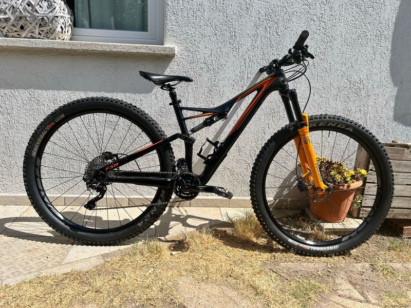 Used Specialized Men's Stumpjumper Comp Carbon 29 2018 2018 MTB