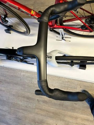 Używany BMC Teammachine R 01 FIVE 2024 2024 Road & Gravel — zdjęcie 3 z 3