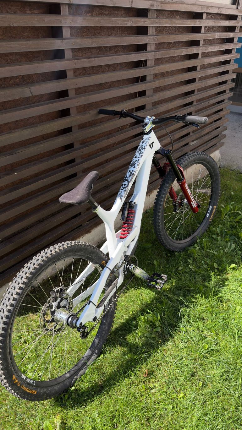 Gebrauchtes YT Industries Tues CORE 2 27 2023 2023 Mountainbike, Weiß — Bild 9 von 10