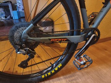 Used Giant Fathom 29 2 2018 2018 Mountainbike, Light Gray — image 3 of 3