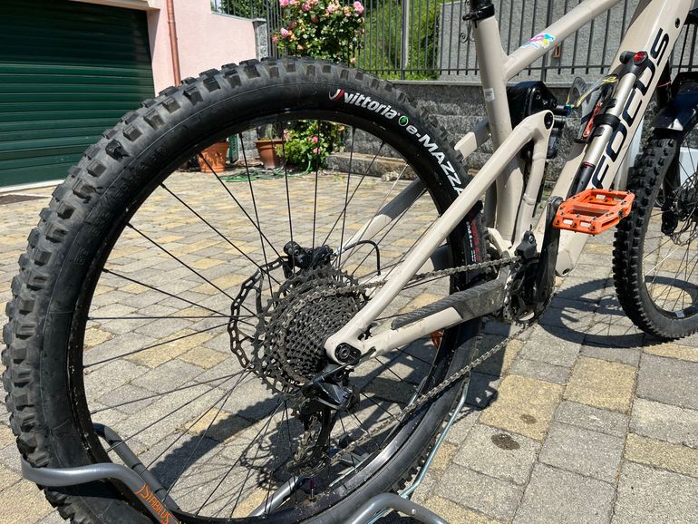 Gebrauchtes Focus SAM² 6.8 2022 2022 Mountainbike, Hellgrau, 29 — Bild 8 von 11