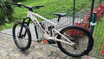 Gebrauchtes Focus SAM² 6.8 2022 2022 Mountainbike, Hellgrau, 29 — Bild 5 von 11