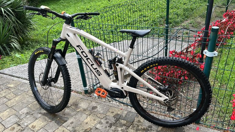 Gebrauchtes Focus SAM² 6.8 2022 2022 Mountainbike, Hellgrau, 29 — Bild 5 von 11