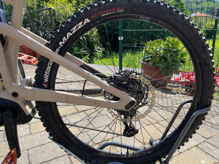 Gebrauchtes Focus SAM² 6.8 2022 2022 Mountainbike, Hellgrau, 29 — Bild 10 von 11