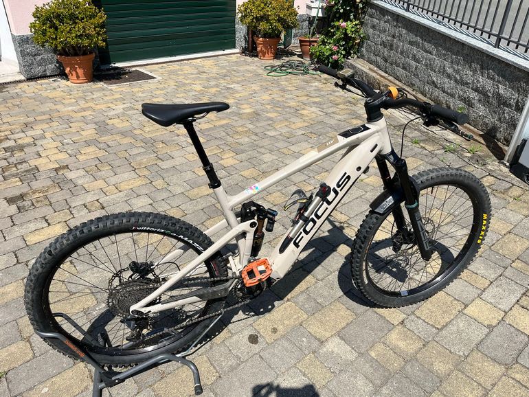 Gebrauchtes Focus SAM² 6.8 2022 2022 Mountainbike, Hellgrau, 29 — Bild 11 von 11