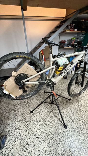 Gebrauchtes Focus SAM² 6.8 2022 2022 Mountainbike, Hellgrau, 29 — Bild 9 von 11