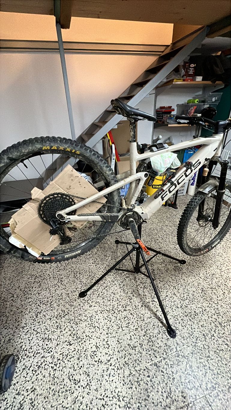 Gebrauchtes Focus SAM² 6.8 2022 2022 Mountainbike, Hellgrau, 29 — Bild 9 von 11