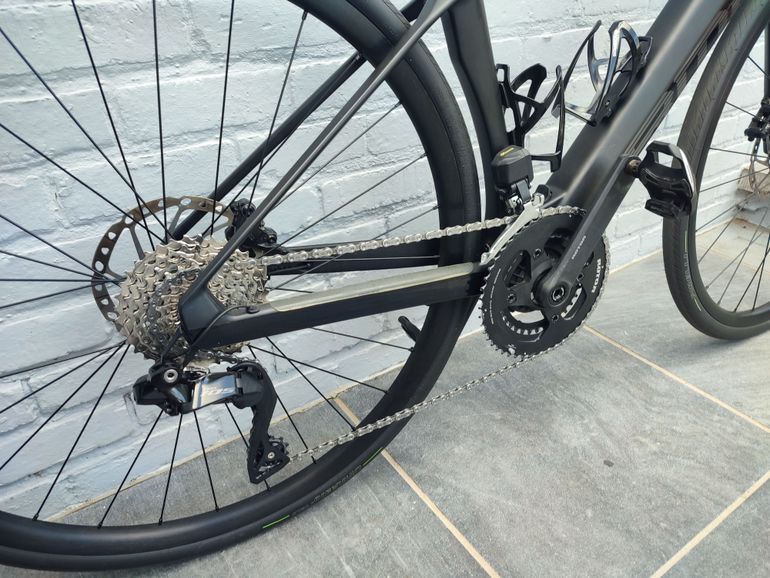 Použité BMC Roadmachine 01 AMP THREE 2024 2024 Road & Gravel — obrázek 9 z 9