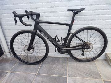 Použité BMC Roadmachine 01 AMP THREE 2024 2024 Road & Gravel — obrázek 2 z 9