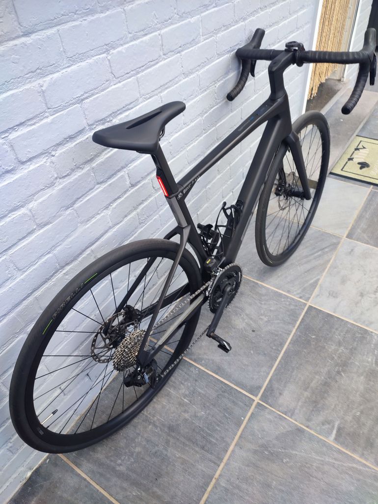 Použité BMC Roadmachine 01 AMP THREE 2024 2024 Road & Gravel — obrázek 8 z 9