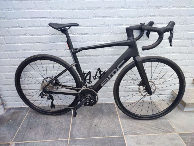 Used BMC Roadmachine 01 AMP THREE 2024 2024 Road & Gravel