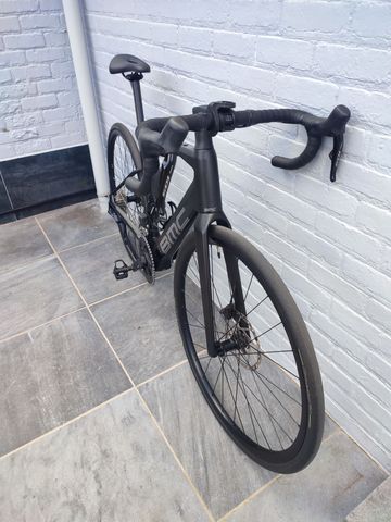 Použité BMC Roadmachine 01 AMP THREE 2024 2024 Road & Gravel — obrázek 5 z 9