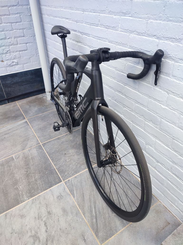 Použité BMC Roadmachine 01 AMP THREE 2024 2024 Road & Gravel — obrázek 5 z 9
