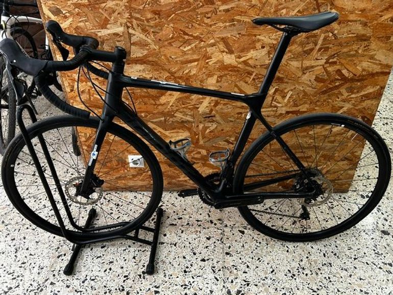 Używany Giant TCR Advanced 2 2022 2022 Road & Gravel — zdjęcie 12 z 17