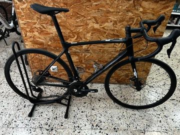 Używany Giant TCR Advanced 2 2022 2022 Road & Gravel — zdjęcie 1 z 17