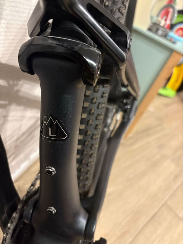 Použité Specialized Epic Comp 2022 2022 Mountainbike — obrázek 15 z 30