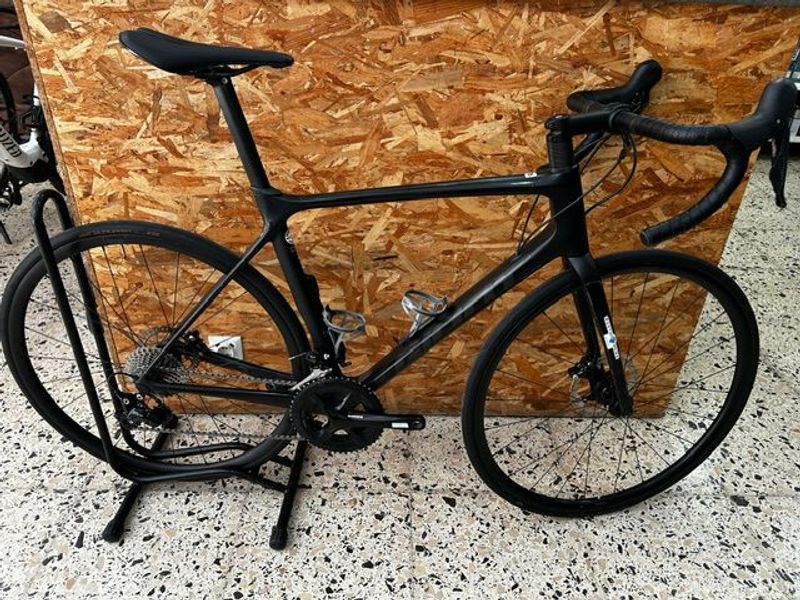 Used Giant TCR Advanced 2 2022 2022 Road & Gravel