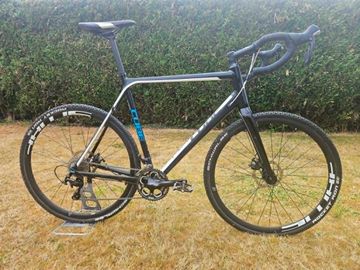 Used CUBE CROSS Race 2017 2017 Road & Gravel, Black — image 1 of 7