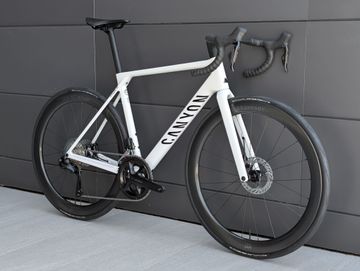 Brugt Canyon Ultimate CF 7 Di2 A.50 2026 2026 Road & Gravel — billede 3 af 22