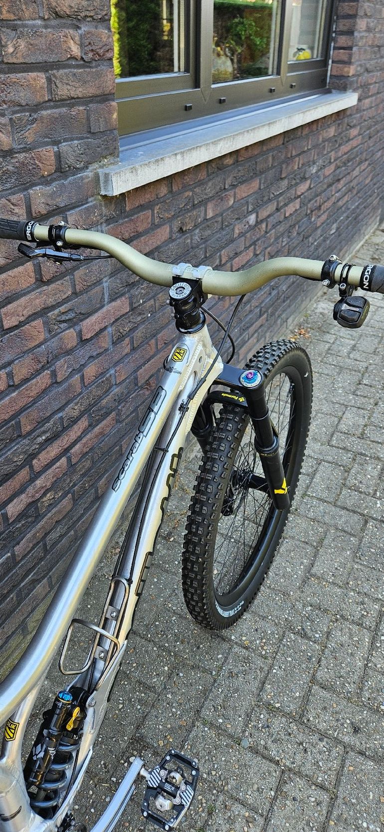 Used Ancillotti scarab sb 2025 Mountainbike, Light Gray — image 7 of 8