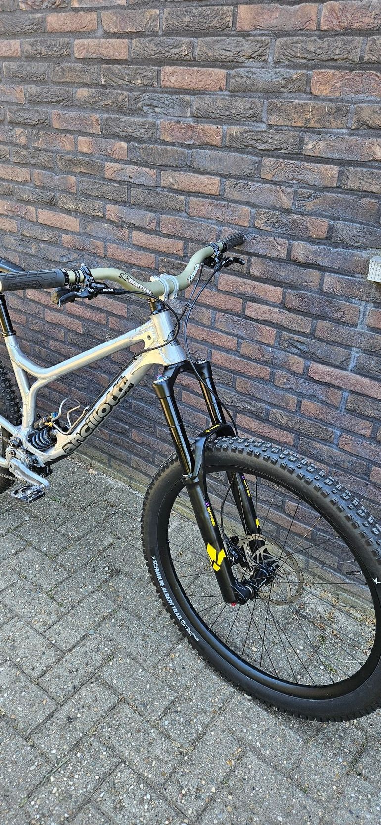 Used Ancillotti scarab sb 2025 Mountainbike, Light Gray — image 2 of 8