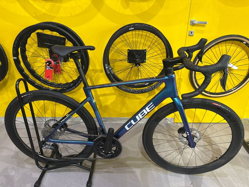 CUBE ATTAIN C:62, SLT 2026 2026 Road & Gravel d'occasion