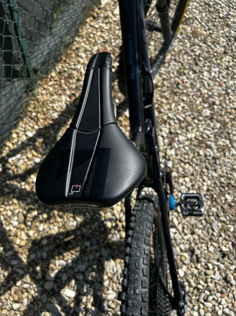 Used Trek Slash 8 2022 2022 Mountainbike, Black, 29 — image 8 of 8