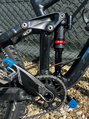 Used Trek Slash 8 2022 2022 Mountainbike, Black, 29 — image 4 of 8
