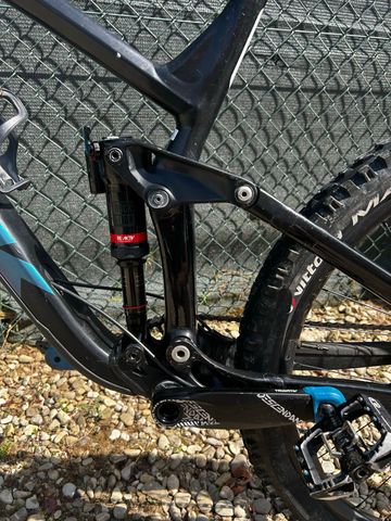 Used Trek Slash 8 2022 2022 Mountainbike, Black, 29 — image 5 of 8