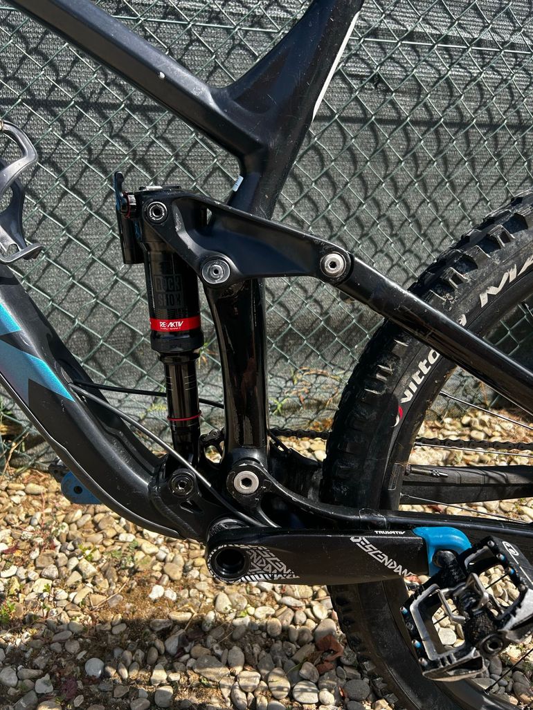 Used Trek Slash 8 2022 2022 Mountainbike, Black, 29 — image 5 of 8