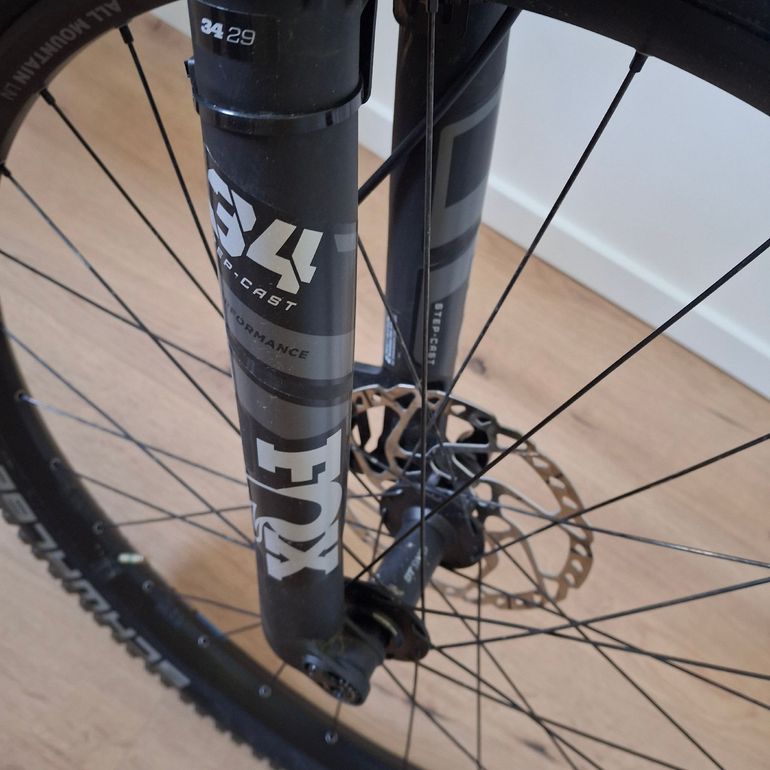 Brugt Canyon Lux Trail CF 6 2025 2025 Mountainbike — billede 6 af 8