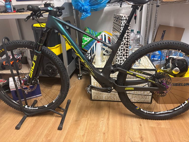 Gebrauchtes Scott Spark 900 Ultimate 2024 2024 Mountainbike, Violett, 29 — Bild 2 von 4