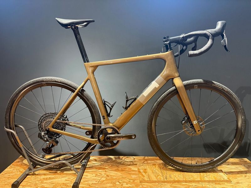 Used 3T Exploro Primo, Sram Force AXS Xplr, Fulcrum Rapid Red Carbon 2023 Road & Gravel