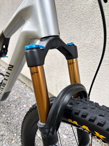 Canyon Neuron CF 8 2024 2024 Mountainbike d'occasion — image 5 sur 24